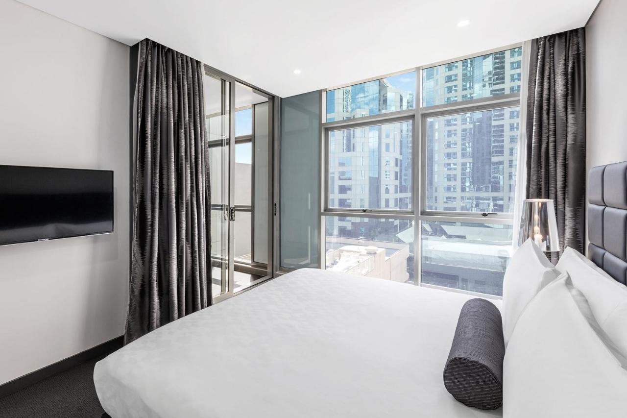 Meriton Suites Chatswood Sydney Exterior photo A bedroom at the hotel