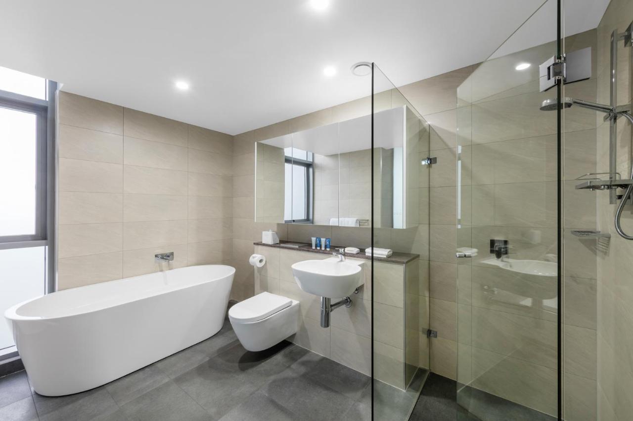 Meriton Suites Chatswood Sydney Exterior photo Bathroom