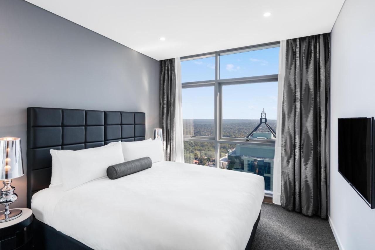 Meriton Suites Chatswood Sydney Exterior photo A bedroom at the hotel
