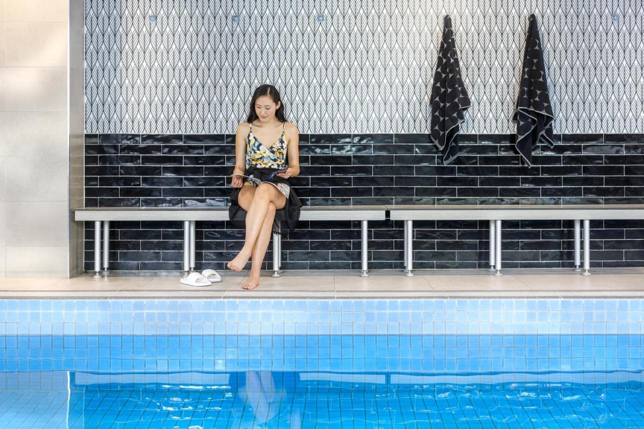 Meriton Suites Chatswood Sydney Exterior photo The pool at the hotel